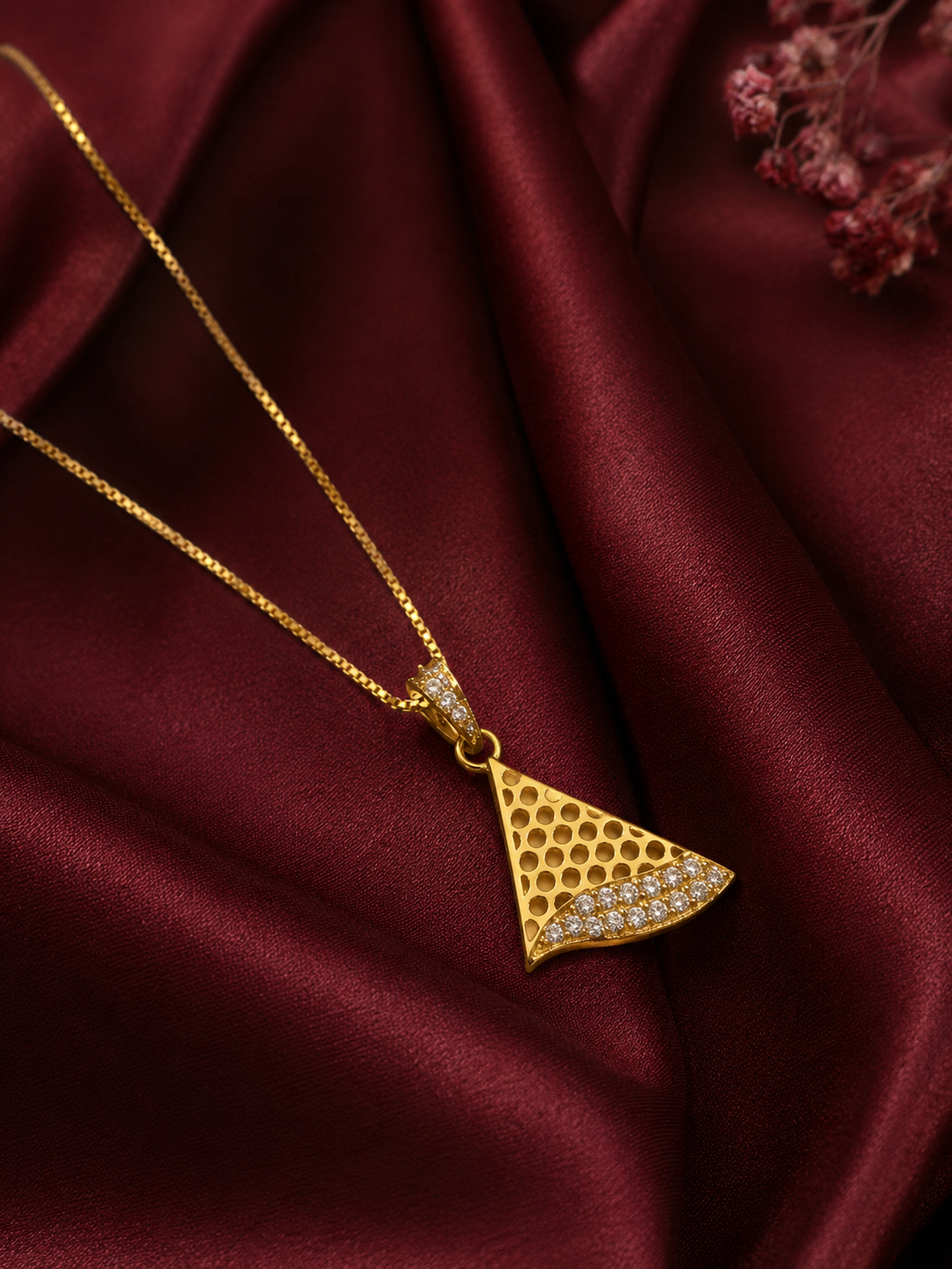 Elegance 9 Karat Gold Pendant