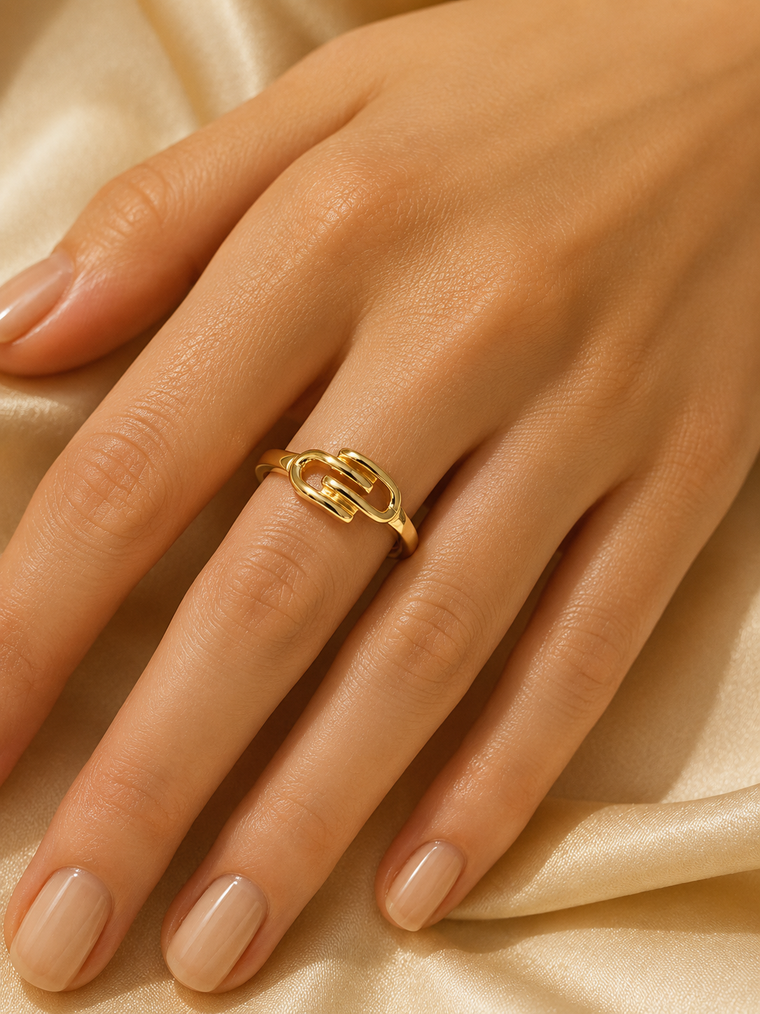 9K Gold Interlock Link Minimal Ring (Size -11)
