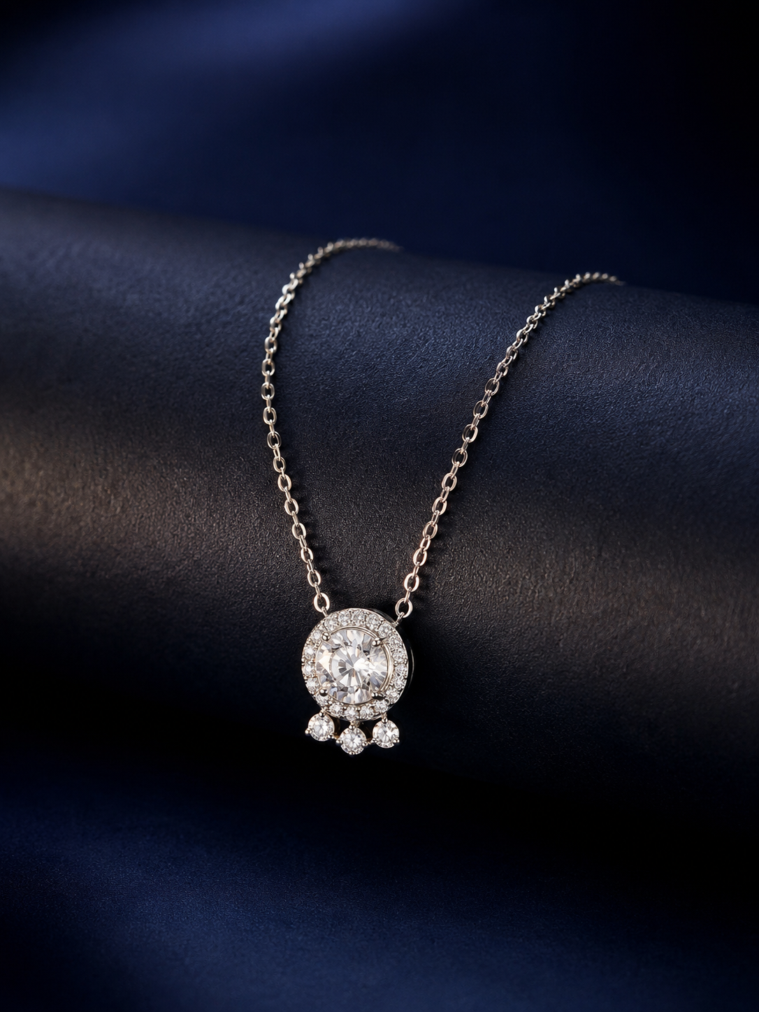 925 Silver Classic Round Halo Necklace