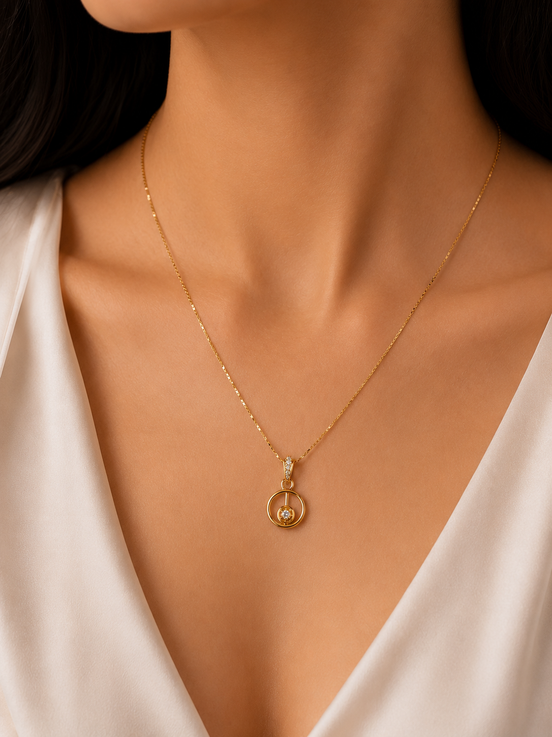 Solitaire Circle 9 Karat Gold Pendant