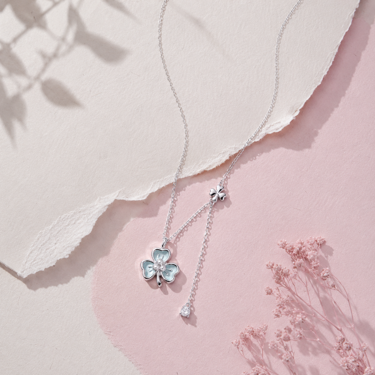 Silver Classic Flower Pendant Necklace