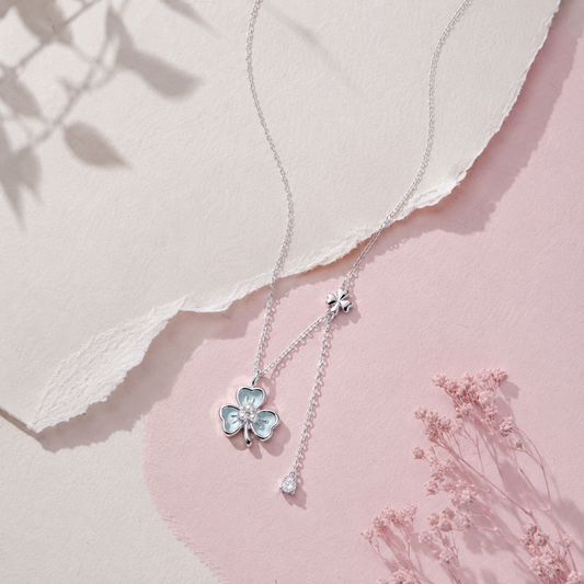 Silver Classic Flower Pendant Necklace