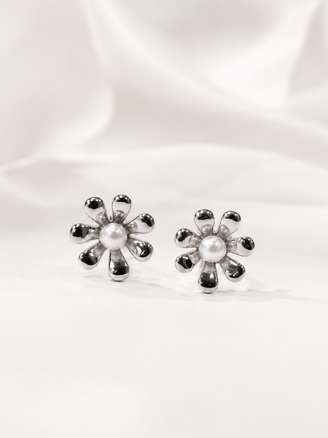 925 Silver Elegant Floral Pearl Studs